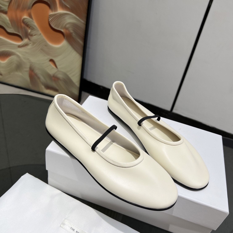 Other flat shoes